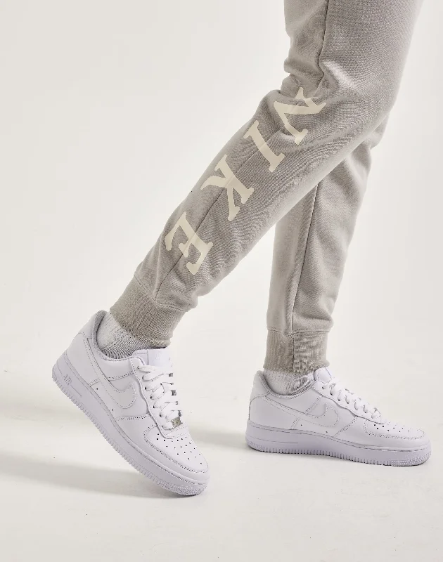 Nike Club Fleece Mid-Rise Joggers