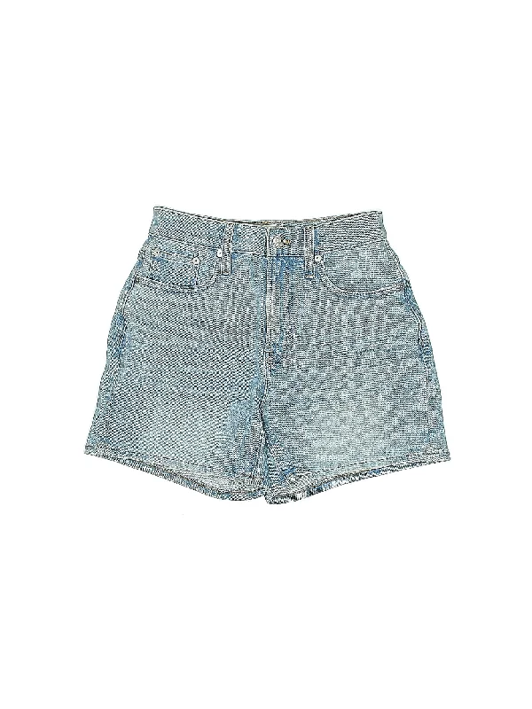 Mid-Rise Denim Shorts in Medium Wash